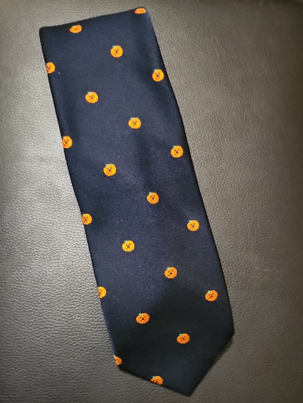 Alynn Navy Tie with Orange Pumpkins